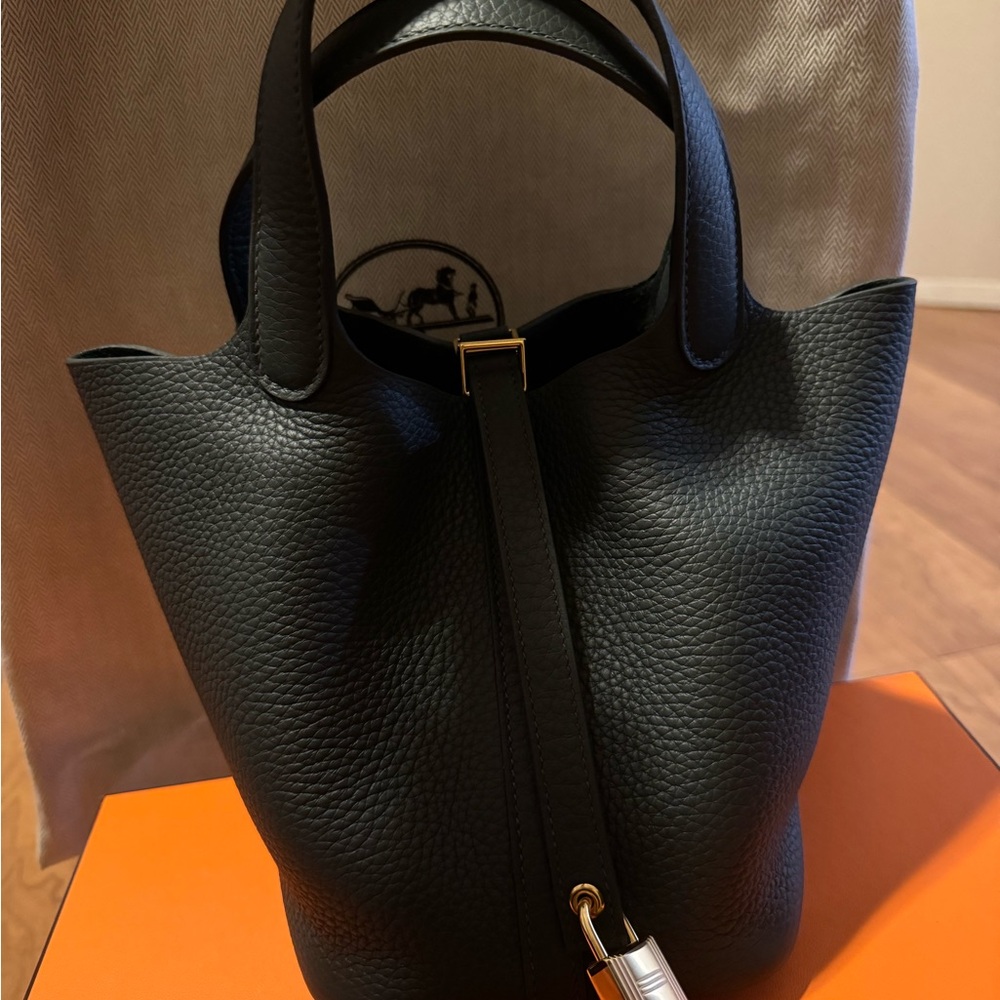 Authentic Hermes Picotin 18